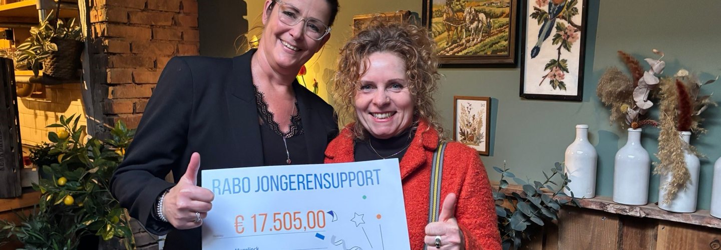 Foto ontvangst Check RABO Jongerensupport